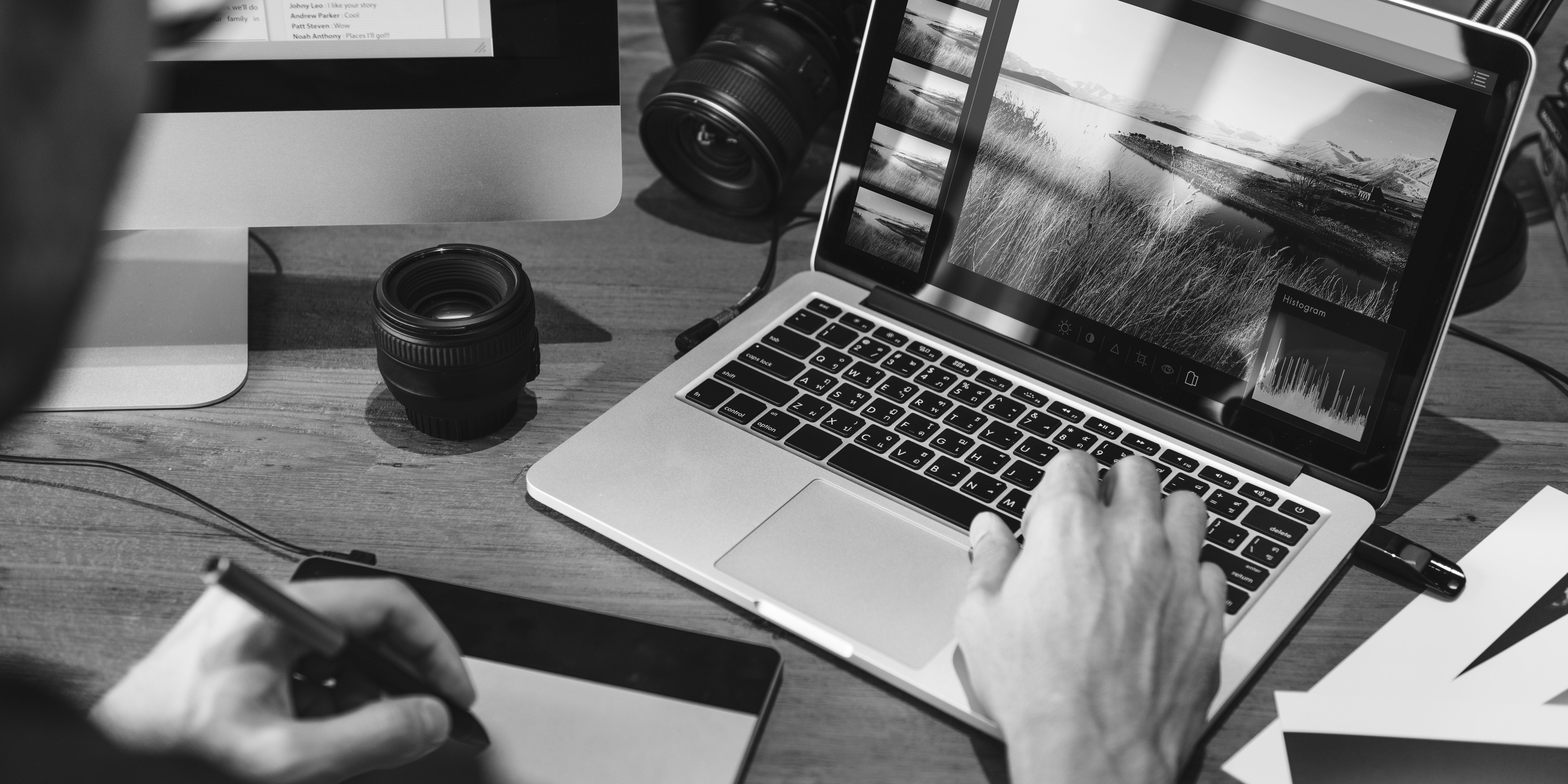 Computer met beeld voor fotografie op de website